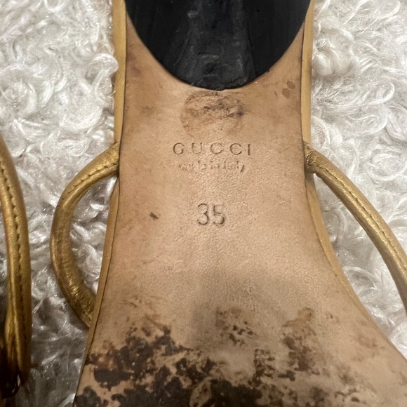 Gucci Leather GG Interlocking HEART Thong Sandals - Picture 7 of 10